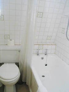 London 3 Zimmer - Duplex ferienwohnung - badezimmer 1 (LN-356) photo 2 von 2