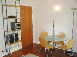 London 2 Zimmer wohnungsvermietung wohnzimmer photo 4