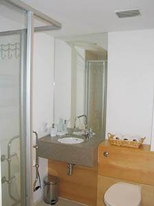 London 3 Zimmer ferienwohnung - badezimmer 1 (LN-375) photo 1 von 1