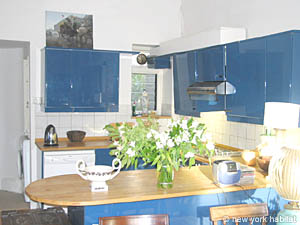 London 1 Bedroom accommodation - kitchen (LN-448) photo 1 of 2
