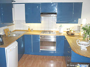 London 1 Bedroom accommodation - kitchen (LN-448) photo 2 of 2
