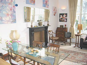 London 1 Bedroom accommodation - living room (LN-448) photo 3 of 5