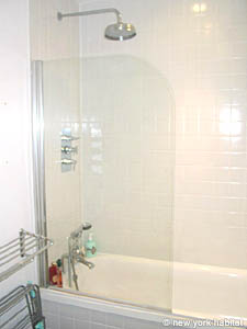 London 1 Bedroom accommodation - bathroom (LN-448) photo 1 of 3