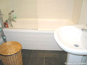 London 1 Bedroom accommodation - bathroom (LN-448) photo 3 of 3