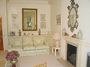 London 1 Bedroom accommodation living room photo 2
