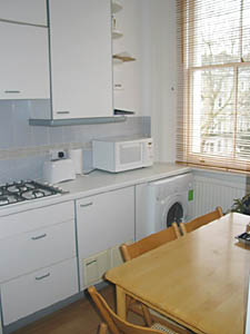 London 2 Bedrooms accommodation kitchen photo 3
