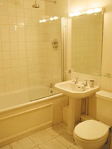 London 2 Zimmer ferienwohnung - badezimmer (LN-465) photo 1 von 1