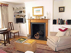 London 1 Bedroom accommodation - living room (LN-481) photo 2 of 3