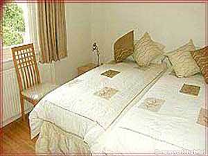 London 2 Bedroom accommodation - bedroom 1 (LN-495) photo 1 of 1