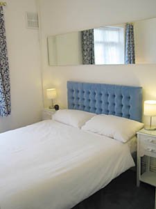 London 3 Bedroom - Duplex accommodation - bedroom 1 (LN-500) photo 1 of 2