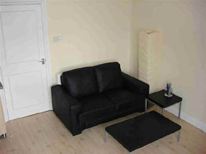London 2 Bedroom apartment - living room (LN-521) photo 1 of 1