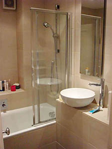 London 2 Bedroom apartment - bathroom 1 (LN-523) photo 1 of 1