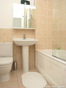London 3 Zimmer wohnungsvermietung - badezimmer 1 (LN-526) photo 1 von 1