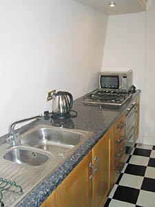 London 2 Bedroom - Duplex apartment - kitchen (LN-529) photo 2 of 2