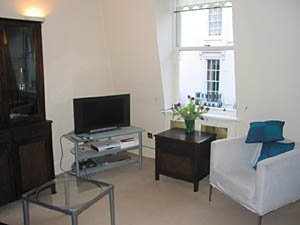London 2 Bedroom - Duplex apartment - living room (LN-529) photo 1 of 4