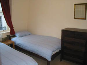 London 2 Bedroom - Duplex apartment - bedroom 2 (LN-529) photo 2 of 2