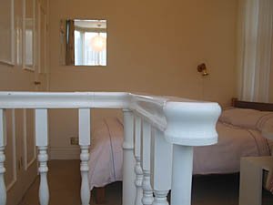 London 2 Bedroom - Duplex apartment - bedroom 1 (LN-529) photo 2 of 3