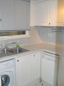 London 2 Bedrooms - Duplex apartment kitchen photo 5