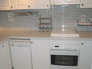 London 2 Bedrooms - Duplex apartment kitchen photo 7