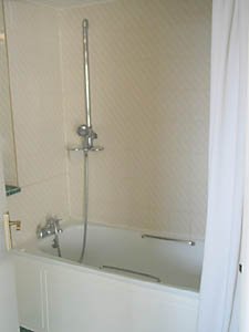 London 2 Bedrooms - Duplex apartment bedroom 1 photo 9