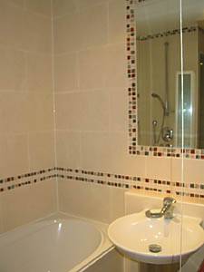 Londres T2 logements location appartements - salle d'eau (LN-537) photo 2 de 3