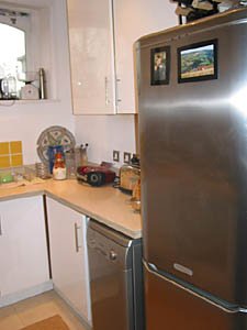 London 1 Bedroom - Duplex accommodation - kitchen (LN-539) photo 3 of 3