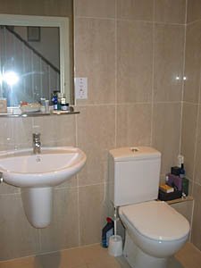 London 1 Bedroom - Duplex accommodation - bathroom (LN-539) photo 3 of 3