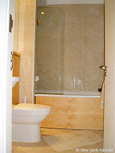 London 2 Zimmer ferienwohnung - badezimmer (LN-554) photo 2 von 2