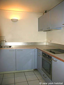 London 1 Bedroom accommodation - kitchen (LN-555) photo 1 of 1