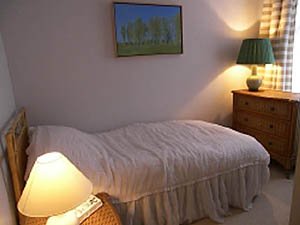 London 3 Zimmer ferienwohnung - schlafzimmer 2 (LN-557) photo 2 von 2