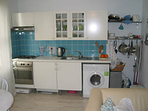 London 1 Bedroom accommodation - kitchen (LN-559) photo 1 of 1