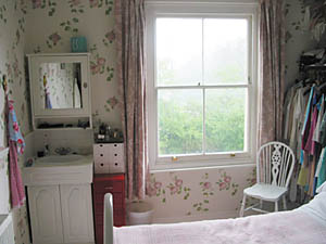 London 1 Bedroom accommodation - bedroom (LN-559) photo 2 of 3