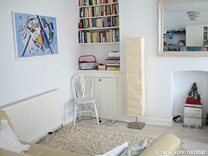 London 1 Bedroom accommodation - living room (LN-559) photo 3 of 4