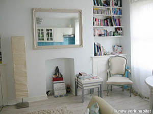 London 1 Bedroom accommodation - living room (LN-559) photo 2 of 4