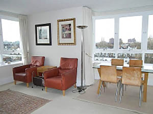 London 2 Bedroom accommodation - living room (LN-560) photo 2 of 2