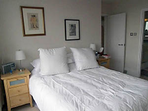London 2 Bedroom accommodation - bedroom 1 (LN-560) photo 2 of 2