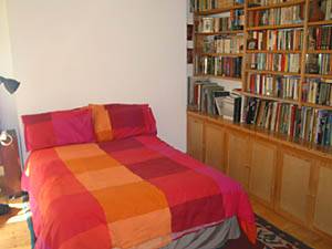 London Studio accommodation - bedroom (LN-569) photo 2 of 2