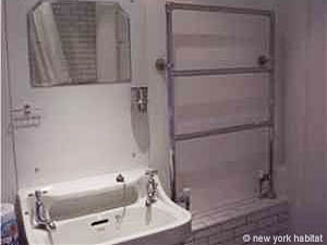 London 1 Bedroom accommodation - bathroom (LN-571) photo 1 of 1