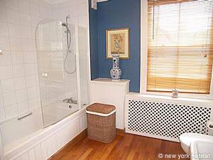 London 3 Bedroom accommodation - bathroom 1 (LN-574) photo 1 of 1