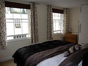 London 4 Zimmer ferienwohnung - schlafzimmer 1 (LN-583) photo 1 von 2