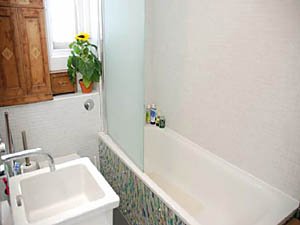 London 4 Bedroom accommodation - bathroom 1 (LN-589) photo 1 of 1