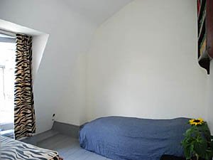 London 4 Bedroom accommodation - bedroom 2 (LN-589) photo 1 of 1