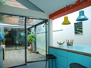 London 4 Bedroom accommodation - kitchen (LN-589) photo 2 of 4