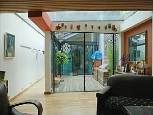 London 4 Bedroom accommodation - living room (LN-589) photo 2 of 5