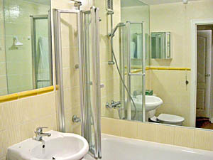 London 2 Bedroom accommodation - bathroom 1 (LN-604) photo 1 of 1
