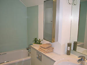 Londra 2 Camere - Duplex appartamento casa vacanze - bagno 1 (LN-616) photo 2 di 2