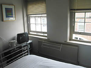 London 1 Bedroom - Duplex accommodation - bedroom 1 (LN-630) photo 2 of 2