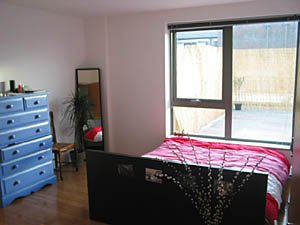 London 3 Zimmer ferienwohnung - schlafzimmer 2 (LN-696) photo 2 von 4