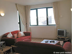 London 1 Bedroom accommodation - living room (LN-705) photo 2 of 7