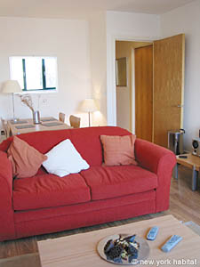 London 1 Bedroom accommodation - living room (LN-705) photo 5 of 7